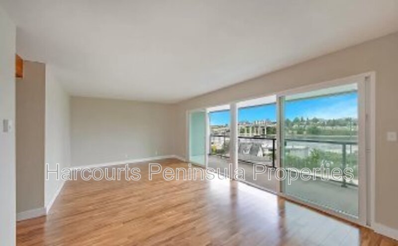 Bremerton Apartment: 1142 Wheaton Way