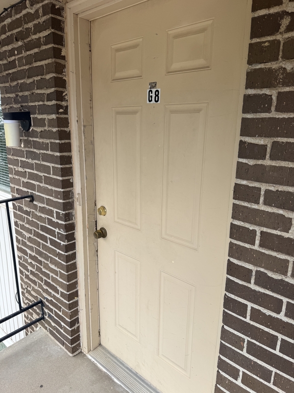 Hutchinson Condo: 908 East 17th Avenue - G8