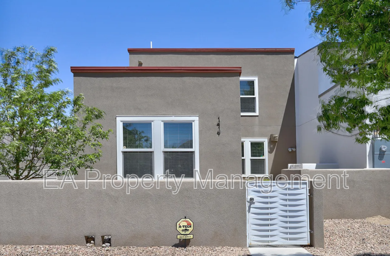 Albuquerque House: 1419 Coal Ave SW