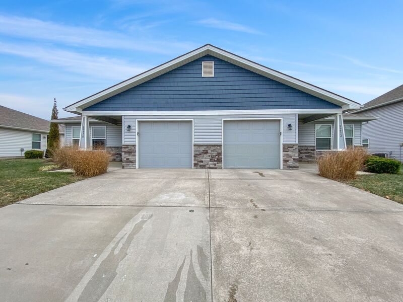 Blue Springs House: 8232 SW 1st St