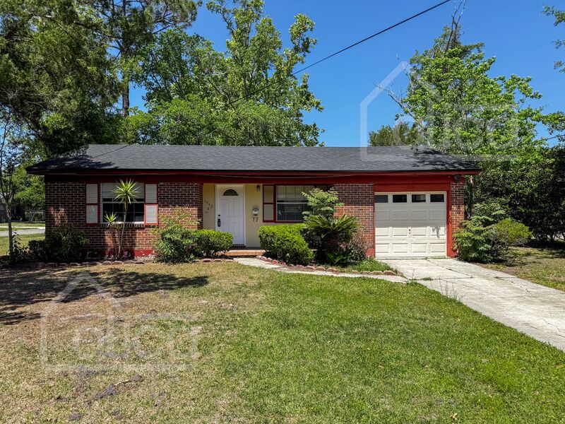 Jacksonville House: 4448 Jade Dr E
