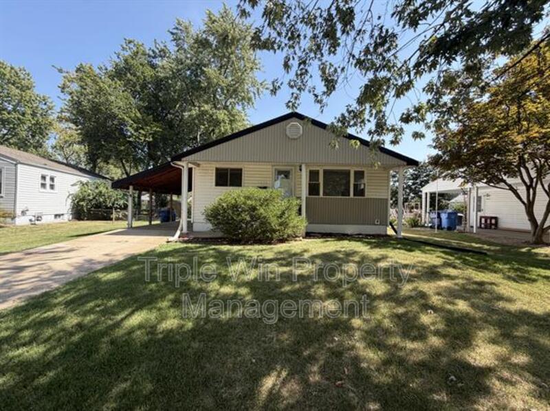 Florissant House: 1670 Florissant Park Dr.