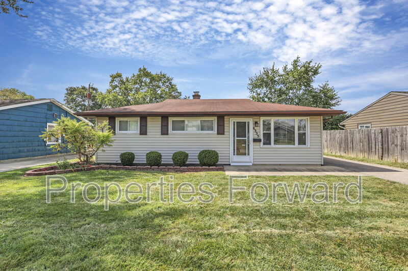 Grove City House: 4355 Maplegrove Dr