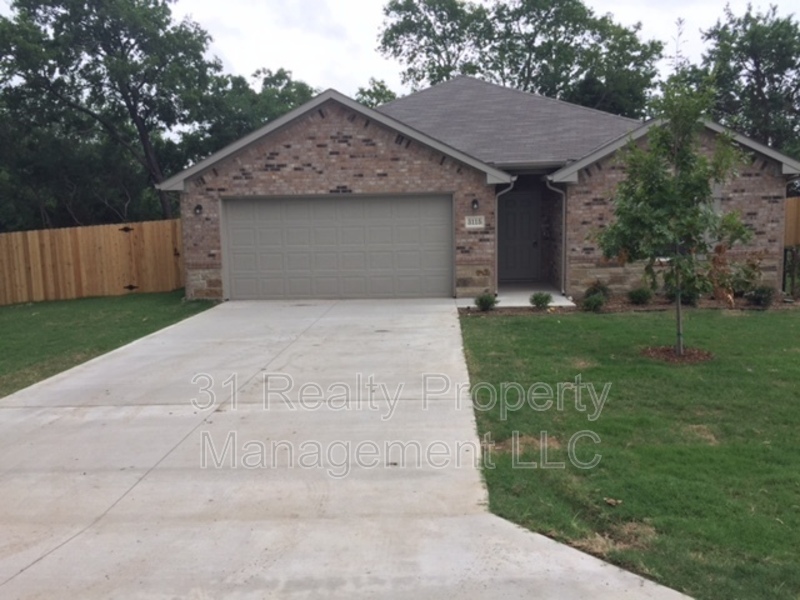 Sherman House: 3115 N Hickory St