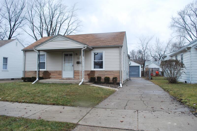 Madison Heights House: 328 W Kalama