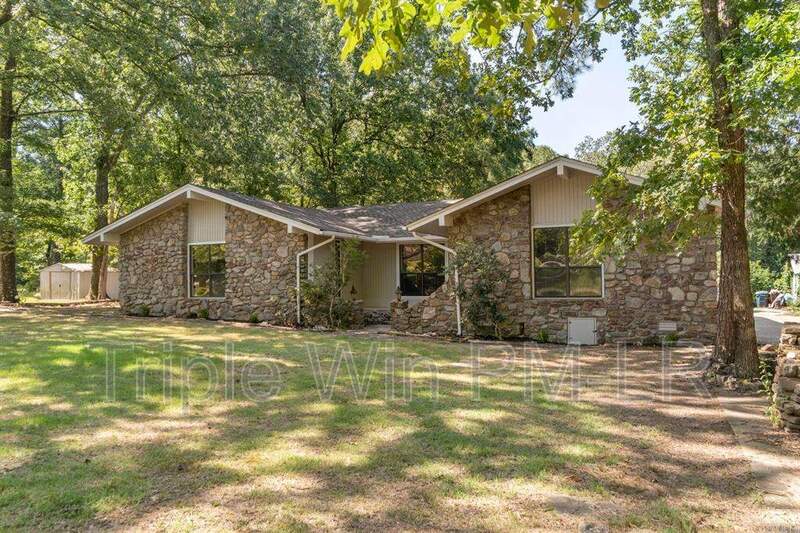Little Rock House: 9914 Pinnacle Valley Road