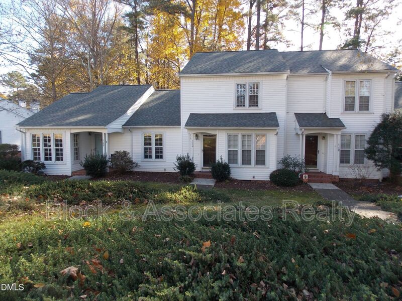 Cary House: 120 Greenmont Lane