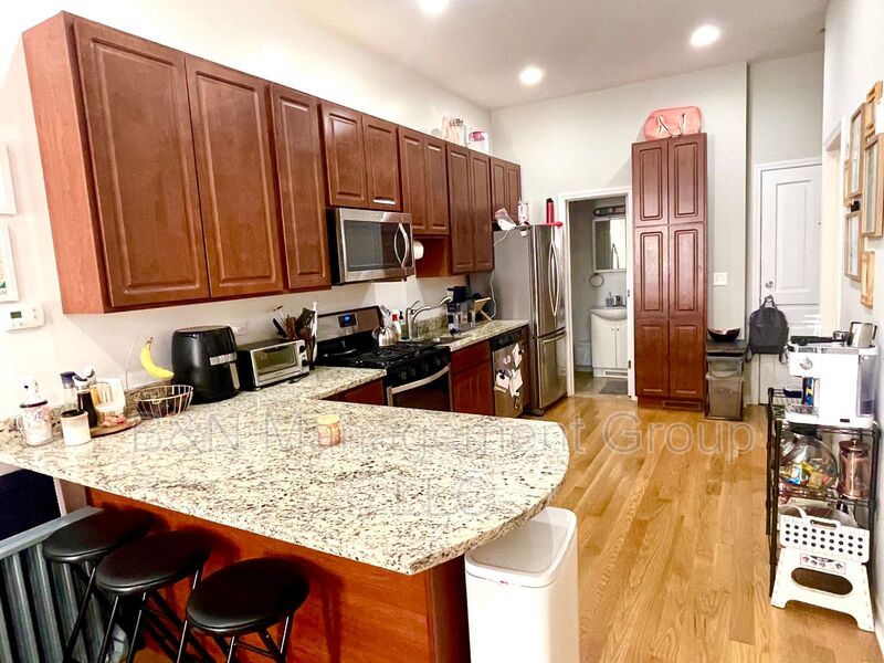 Chicago Condo: 2337 N. Janssen