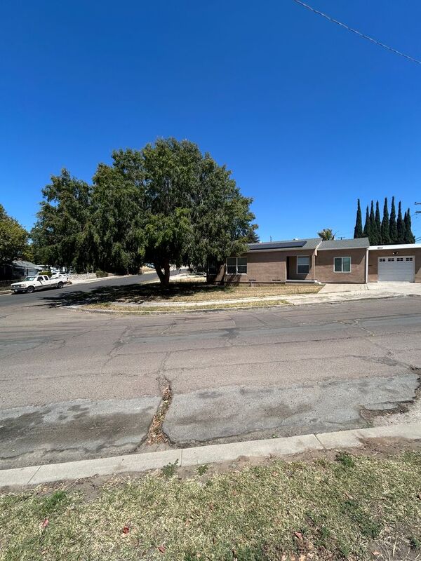 Lemon Grove House: 1835 Dayton Dr.