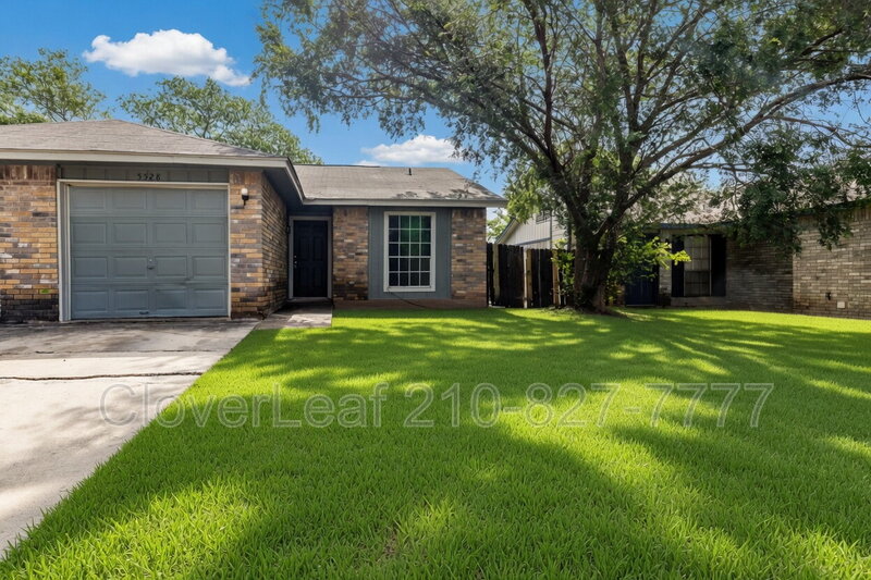 San Antonio House: 5528 Lochmoor