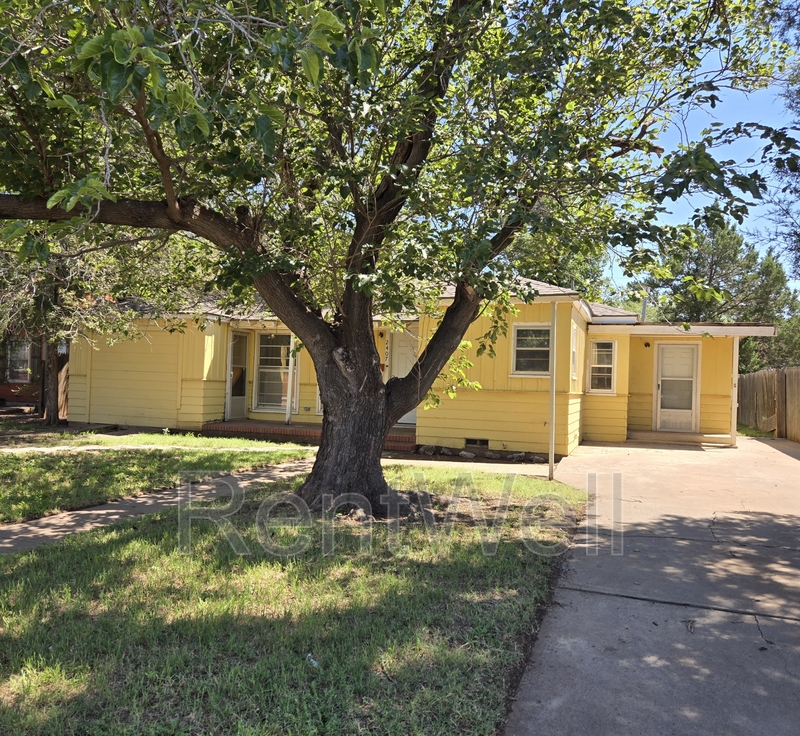 Lubbock House: 2407 28th Street