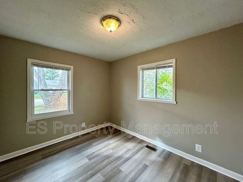 3 bedroom home near Lawrence - Photo 12