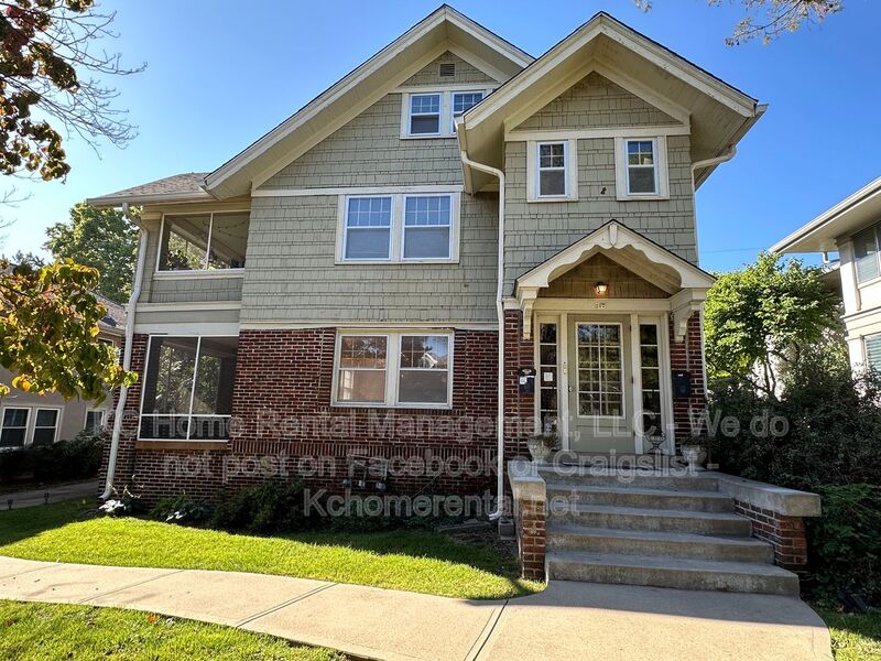 Kansas City Condo: 207 W 51st Ter Unit 1