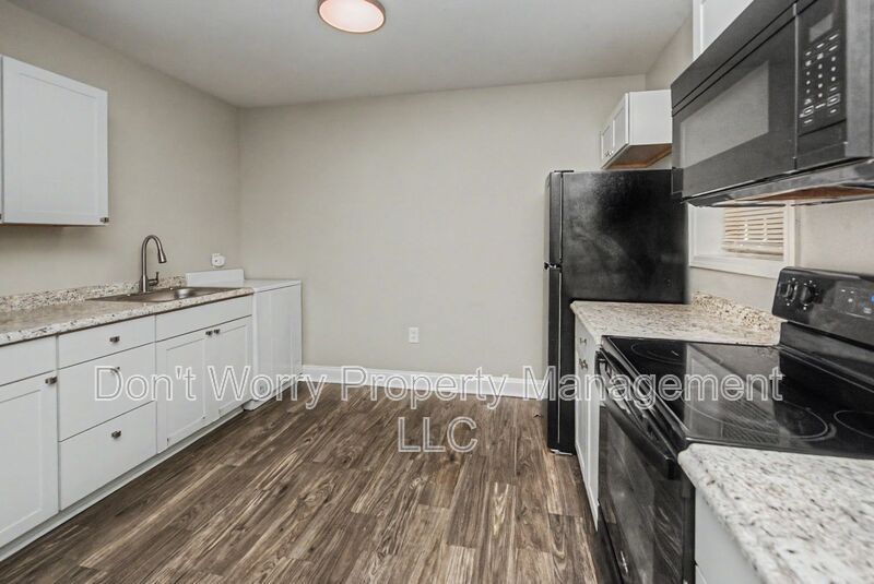 Eden House: 615 Dumaine Street E