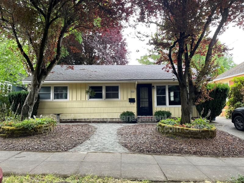 Portland House: 4022 NE 13th Ave