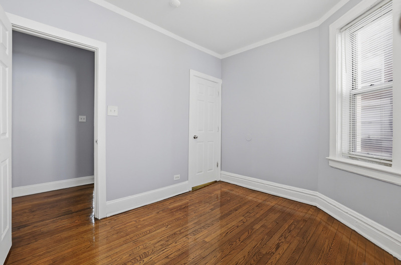 Chicago Condo: 7816 South Cornell Avenue - 7820-#1W