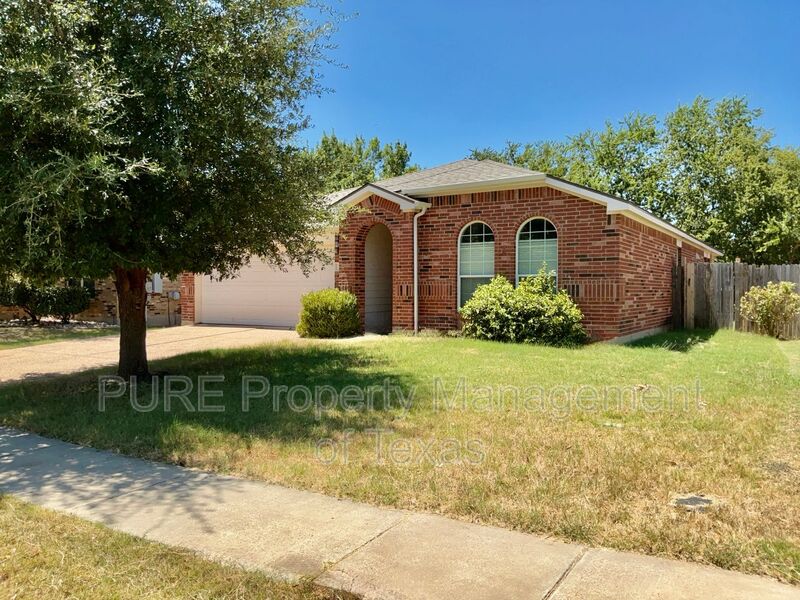 Leander House: 789 Kingfisher Ln