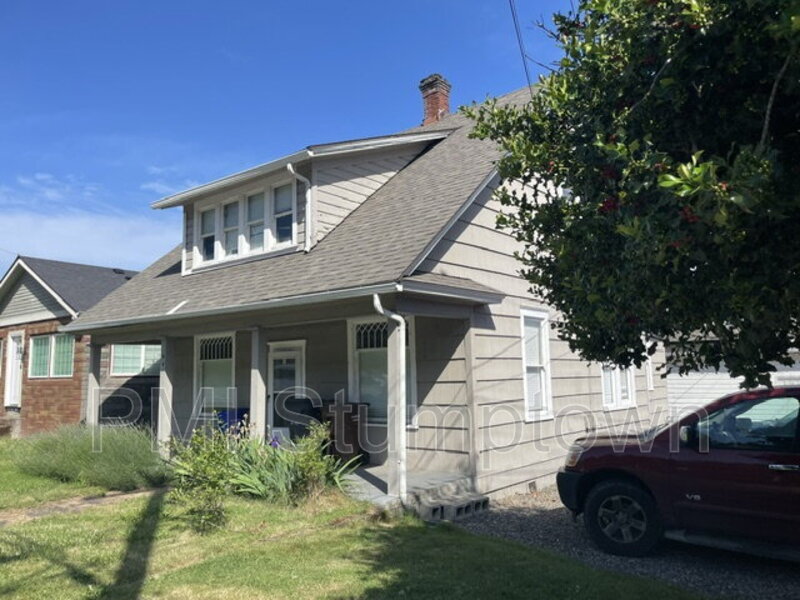 Oregon City House: 601 South McLoughlin Boulevard