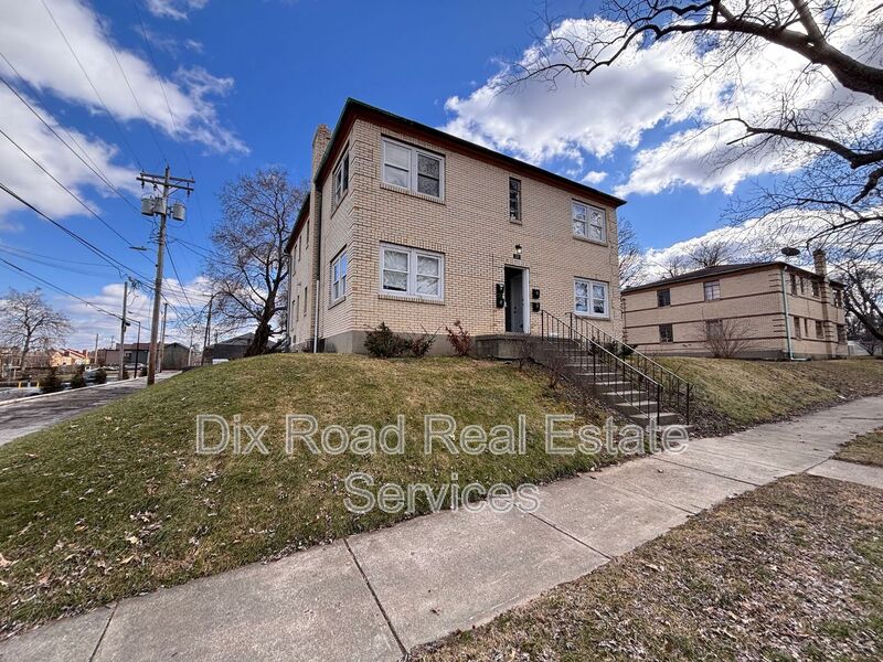 Hamilton House: 24 E Street South