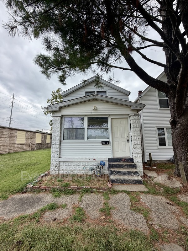 Evansville House: 111 E. Eichel