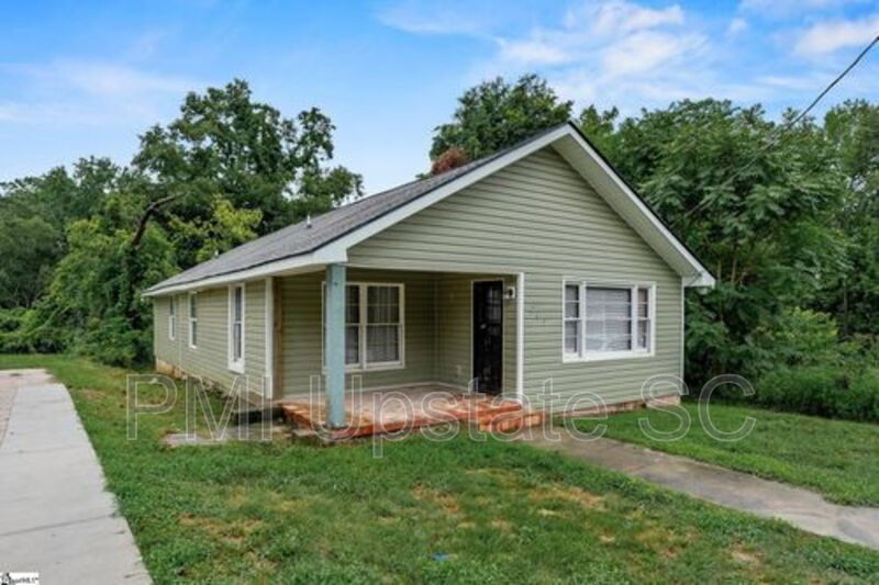 Spartanburg House: 249 E Hampton Ave