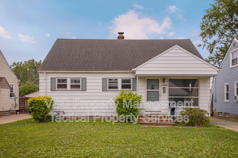 Maple Hts House: 19268 Stafford Ave