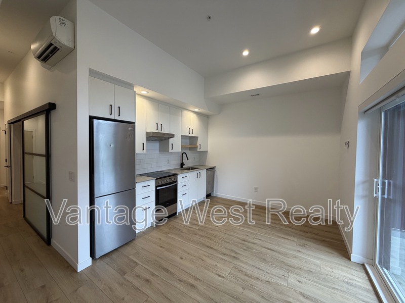 Kelowna Condo: 110-660 Cawston Ave