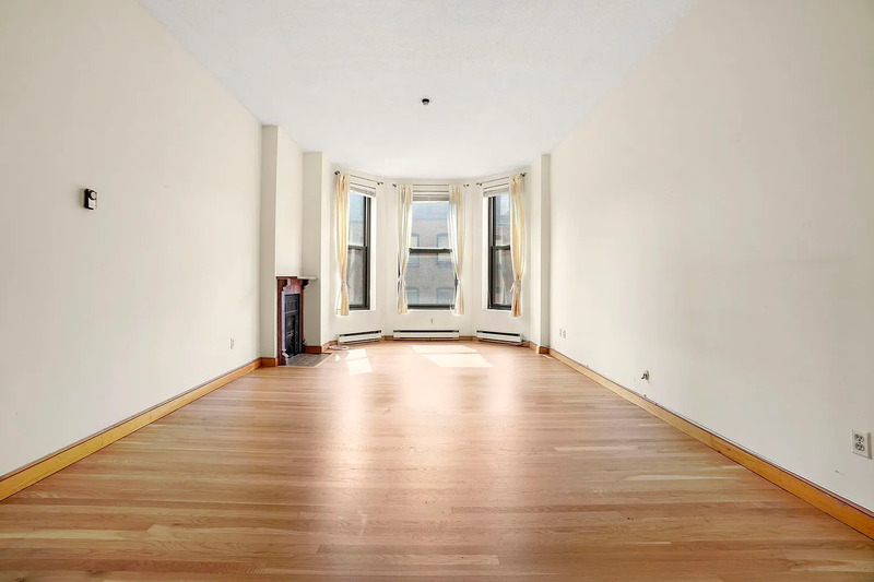 Boston Condo: 160 Commonwealth Ave