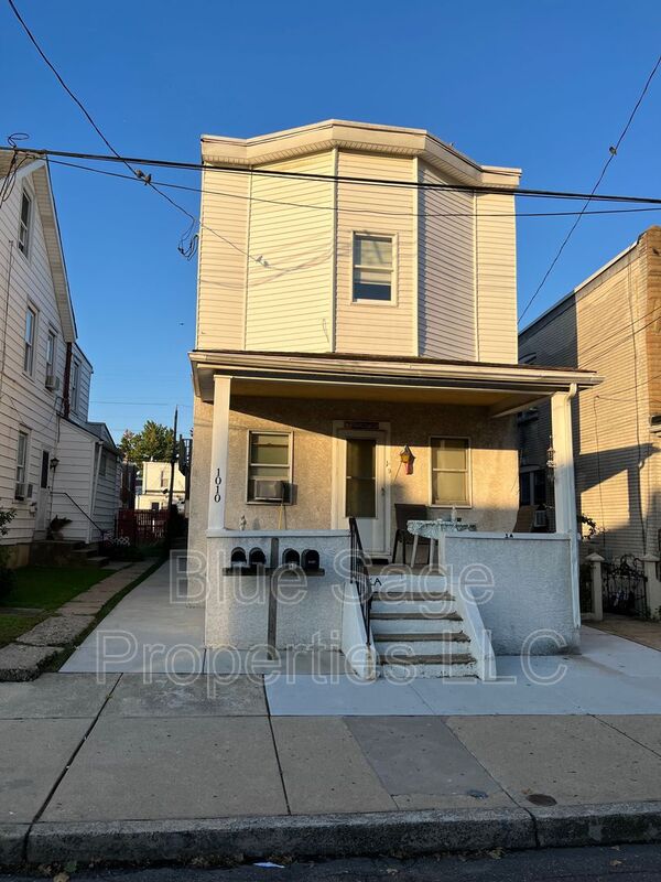 Marcus Hook Condo: 1010 Yates Ave