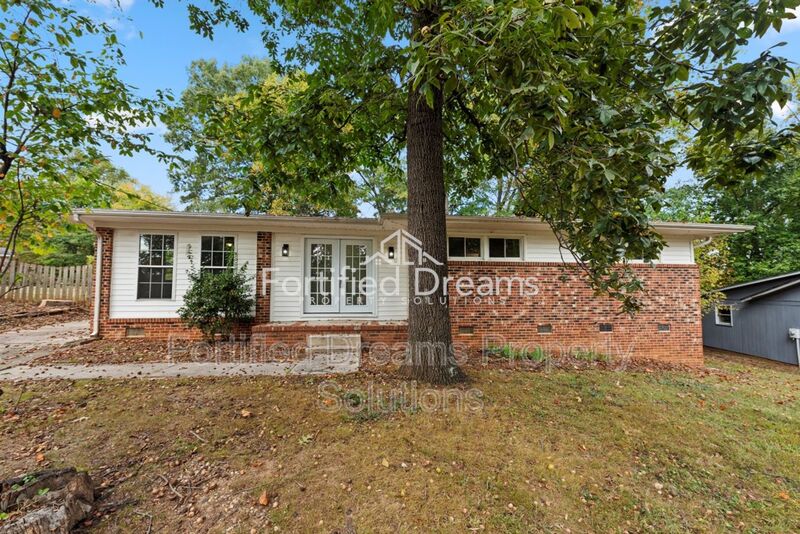 Greensboro House: 1806 Heilwood