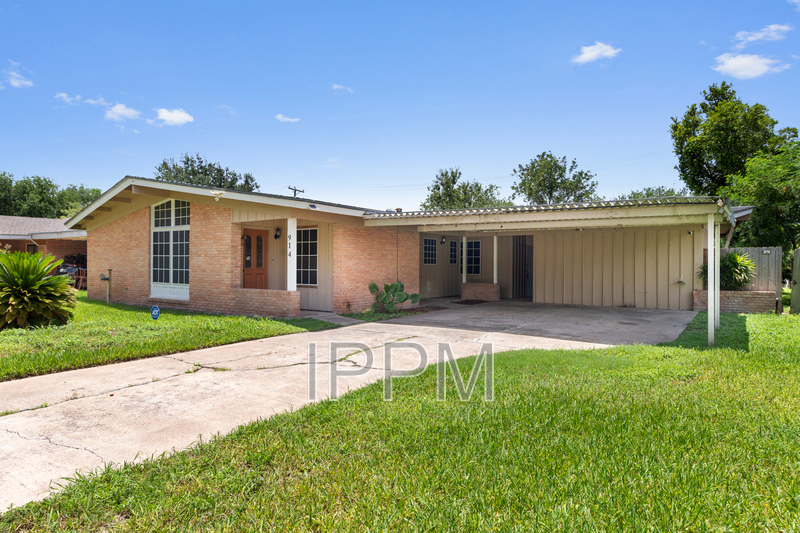 Harlingen House: 914 E Carrol