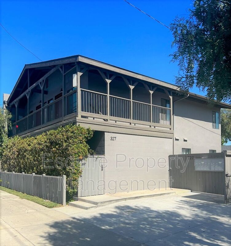 OXNARD Condo: 327 W. HILL ST.