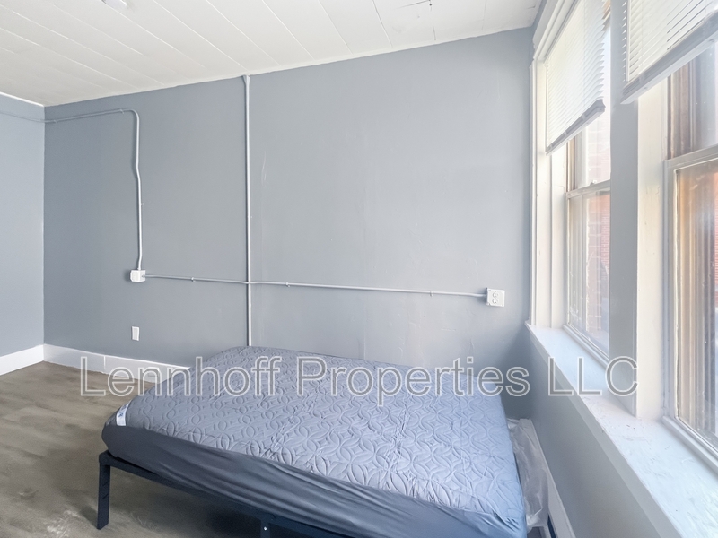 Lawrence Apartment: 32 Lawrence Street