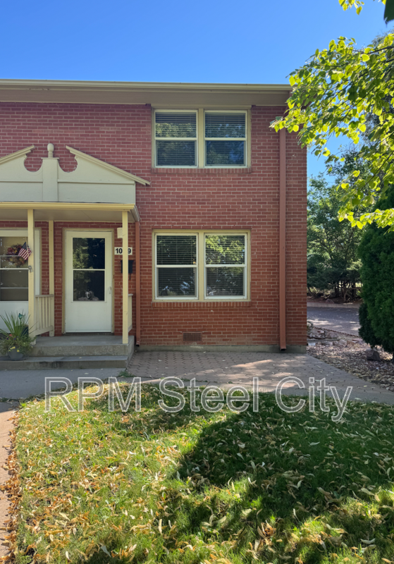 Pueblo Townhome: 1009 Constitution Rd