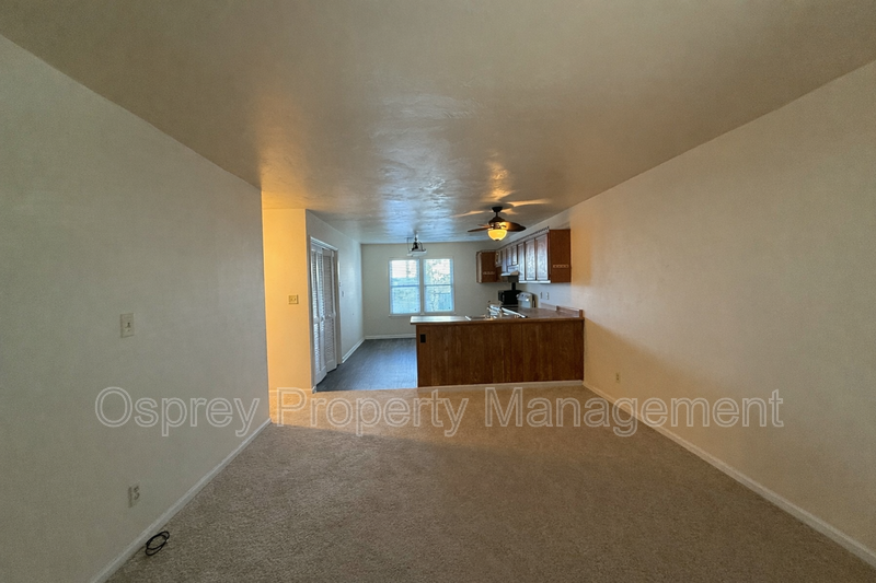2BR/2BA Beachside Condo – Close to Naval Base, Dining & Shopping - Photo 5
