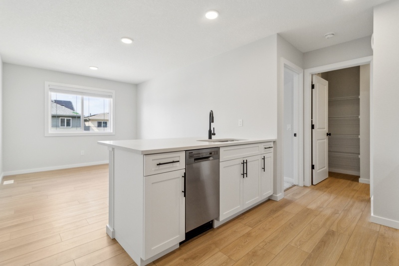 Edmonton House: 20752 24 Avenue Northwest