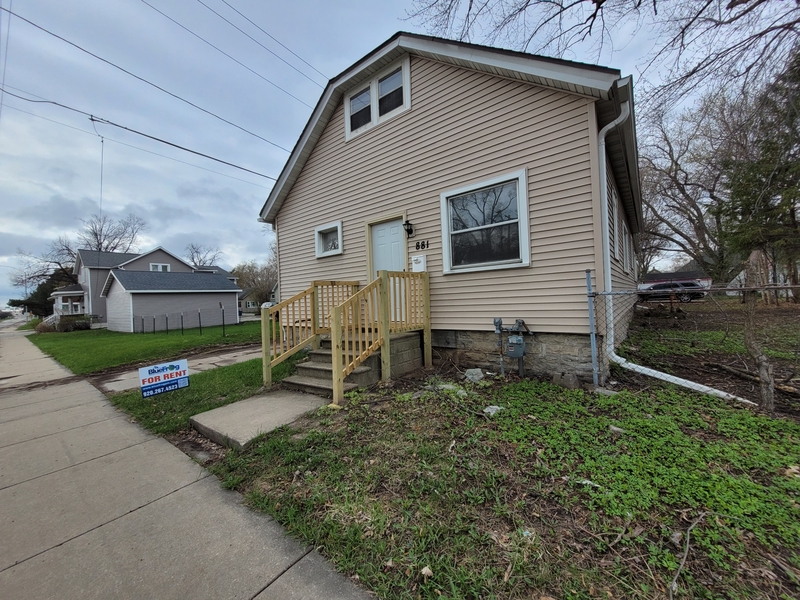 Green Bay House: 881 West Mason Street