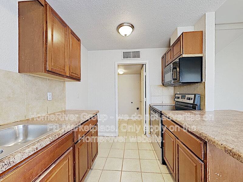 Allen House: 523 English Oak Dr