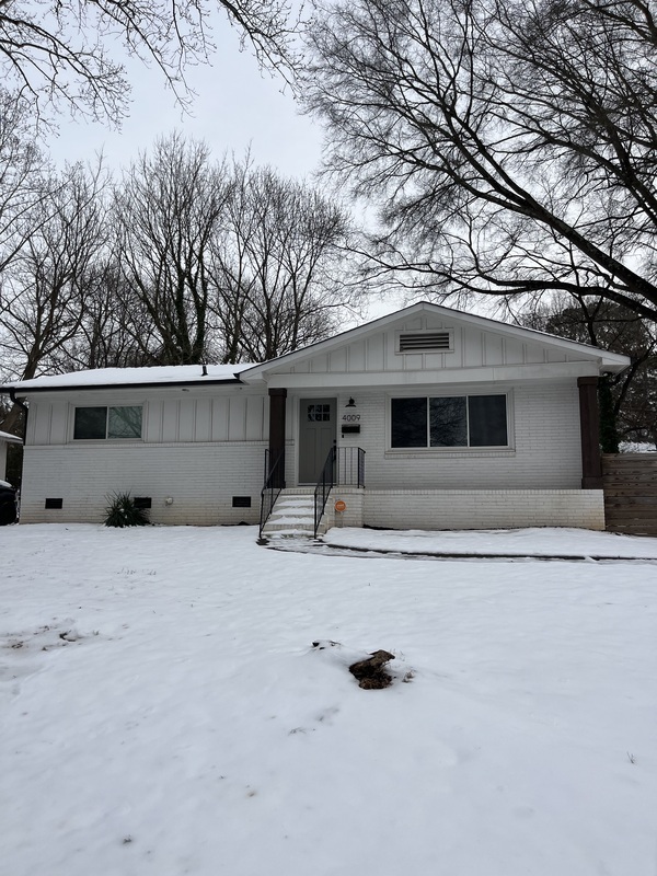 Charlotte House: 4009 Crestridge Drive