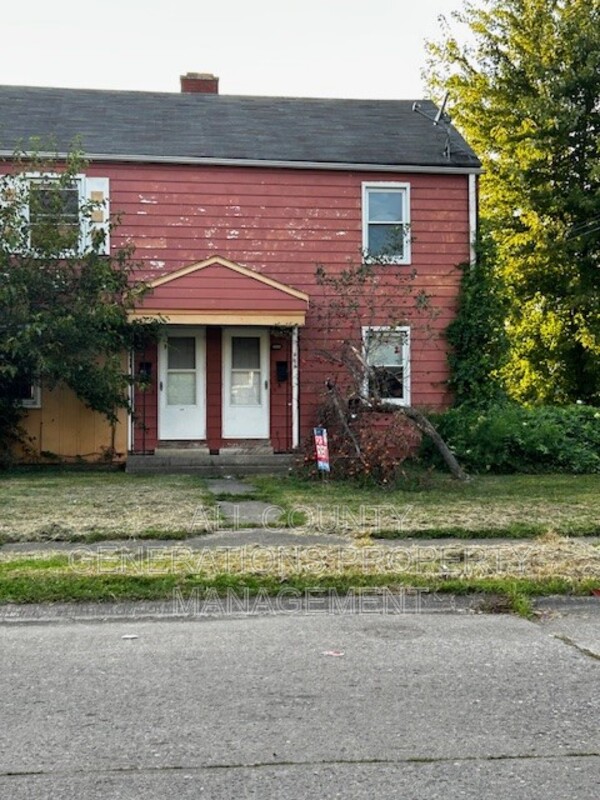 Lorain Condo: 956 N Central Dr