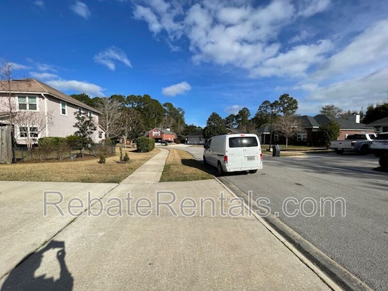 Jacksonville House: 5009 Grand Lakes Drive
