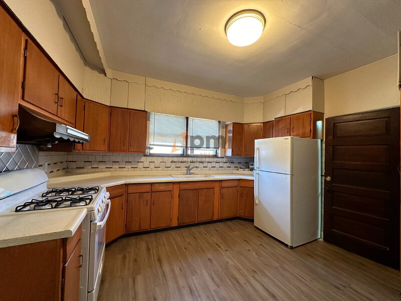 Whiting Condo: 1500 West Fred Street