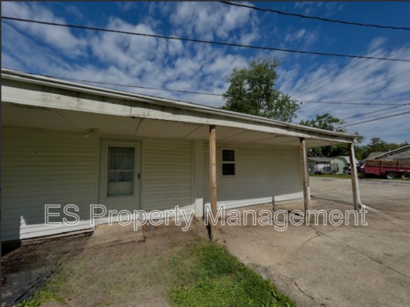 Noblesville House: 1408 Holland St