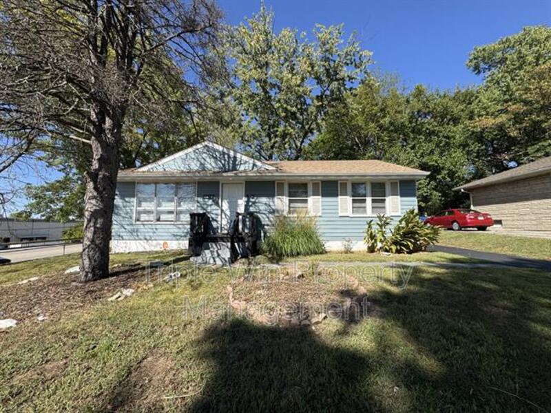 Hazelwood House: 8629 Elwyn Dr