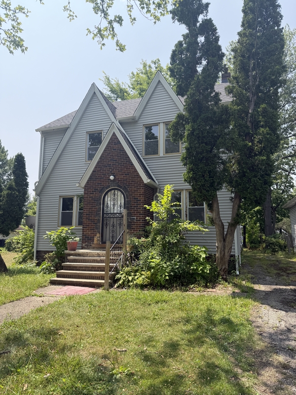 Cleveland House: 3830 East 147th Street