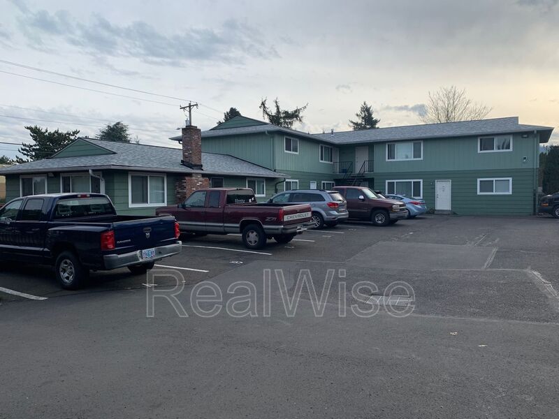 Portland Condo: 2641 SE 145th Ave