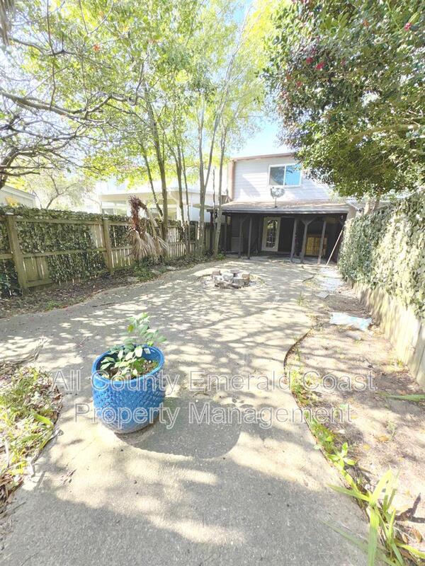 Fort Walton Beach Townhome: 114 Opp Boulevard NE