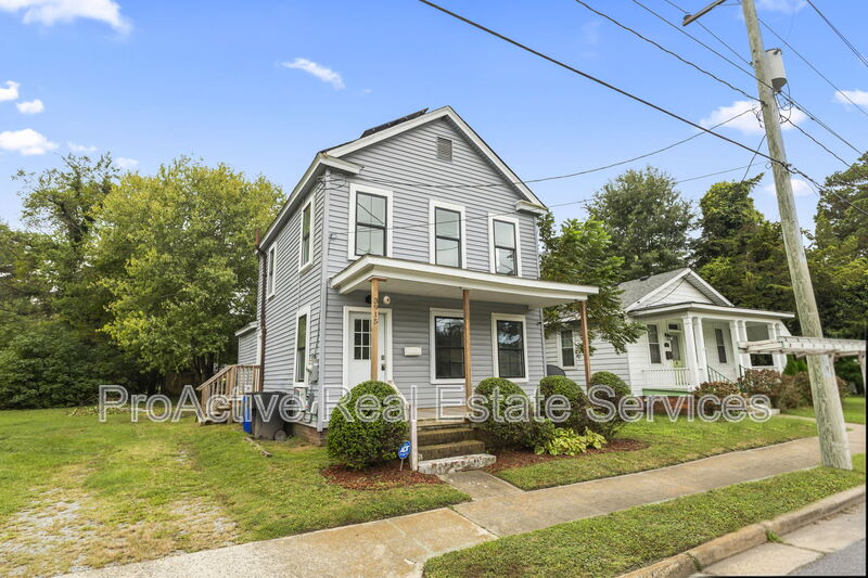 Portsmouth House: 3915 King Street