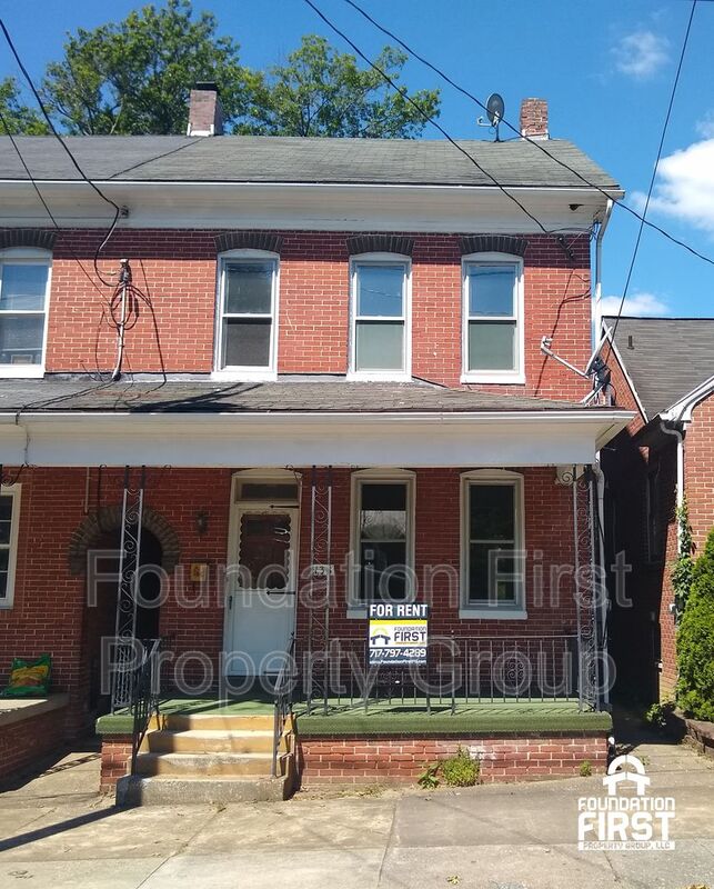 Spring Grove House: 138 N Water Street