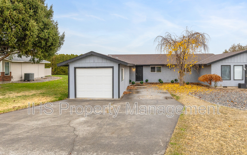 Kennewick Condo: 3714 W 16th Pl.